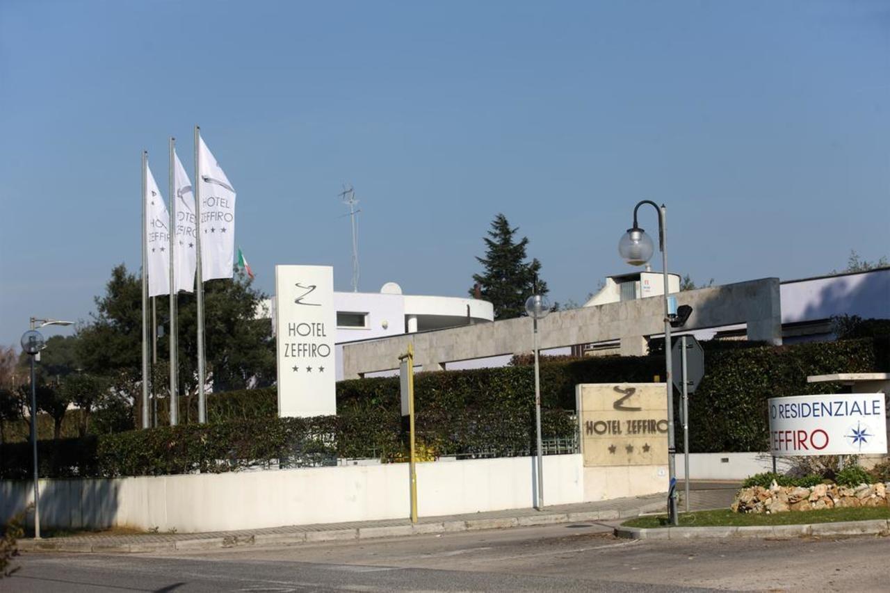 Hotel Zeffiro ซาบาอูเดีย ภายนอก รูปภาพ