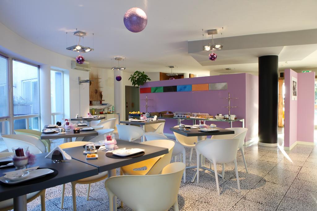 Hotel Zeffiro ซาบาอูเดีย ภายนอก รูปภาพ