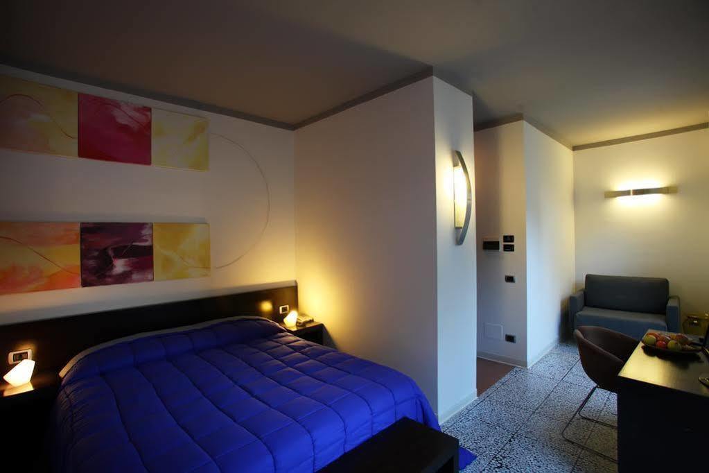 Hotel Zeffiro ซาบาอูเดีย ภายนอก รูปภาพ
